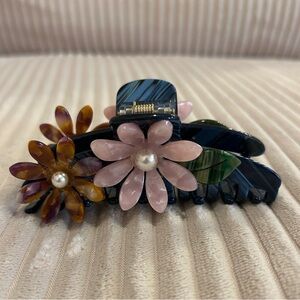 Lele Sadoughi hair clip